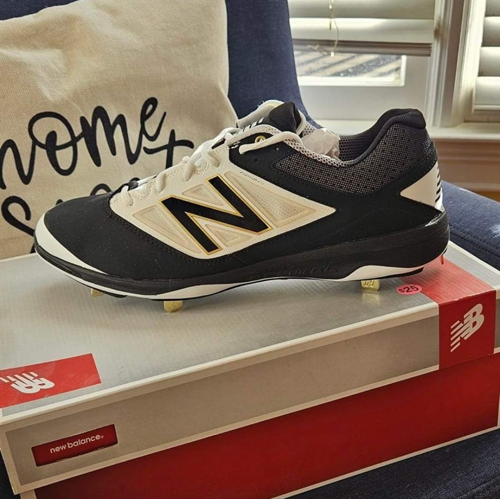 Men's New Balance Baseball cleats